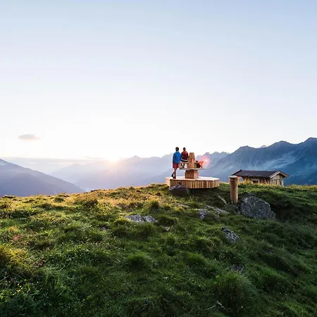 Luxalpine Haus Alpenkoenigin Mit Naturpanorama Gefuellt Mit Heilsamer Zirbenluft Appartamento Neustift im Stubaital