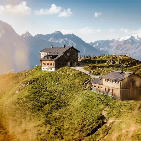 Appartamento Luxalpine Haus Alpenkoenigin Mit Naturpanorama Gefuellt Mit Heilsamer Zirbenluft
