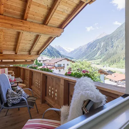 Ferienlodge Alpenkönigin - Stubaital Apartment Neustift im Stubaital